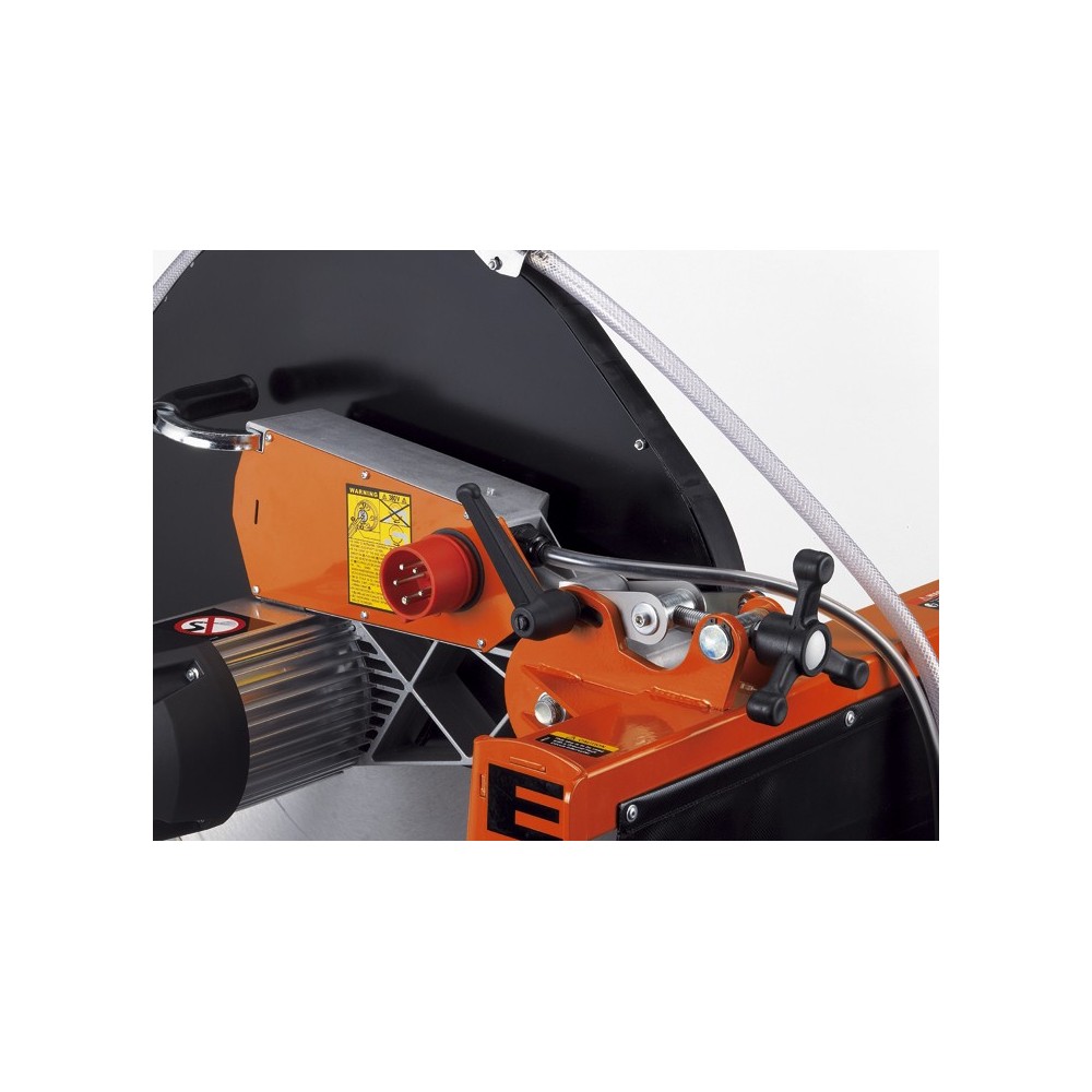 Masina de taiat caramida EXPERT 700 BATTIPAV, lungime taiere 550mm, disc 700mm, adancime 270mm, alimentare 400V