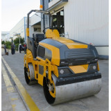 Cilindru compactor TANDEM Strong 3000kg, latime tambur 1200mm, motor Perkins Diesel 403D-15, pornire electrica, 32,7CP