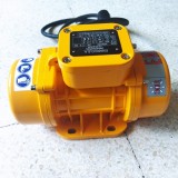 Cauti Vibrator extern de cofrag VEM100, forta centrifuga 990N, greutate 6,5kg, alimentare 230V ? Gasesti la SIFEE UTILAJE