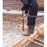 Cauti Vibrator beton pneumatic PNU45 ENAR, lungime furtun imersie 2m, cap de vibrare 45mm ? Gasesti la SIFEE UTILAJE