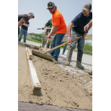 Sape de tras beton (Rake beton) din aluminiu, model GOLD, marca STRONG, dimensiuni 495x105x1530mm
