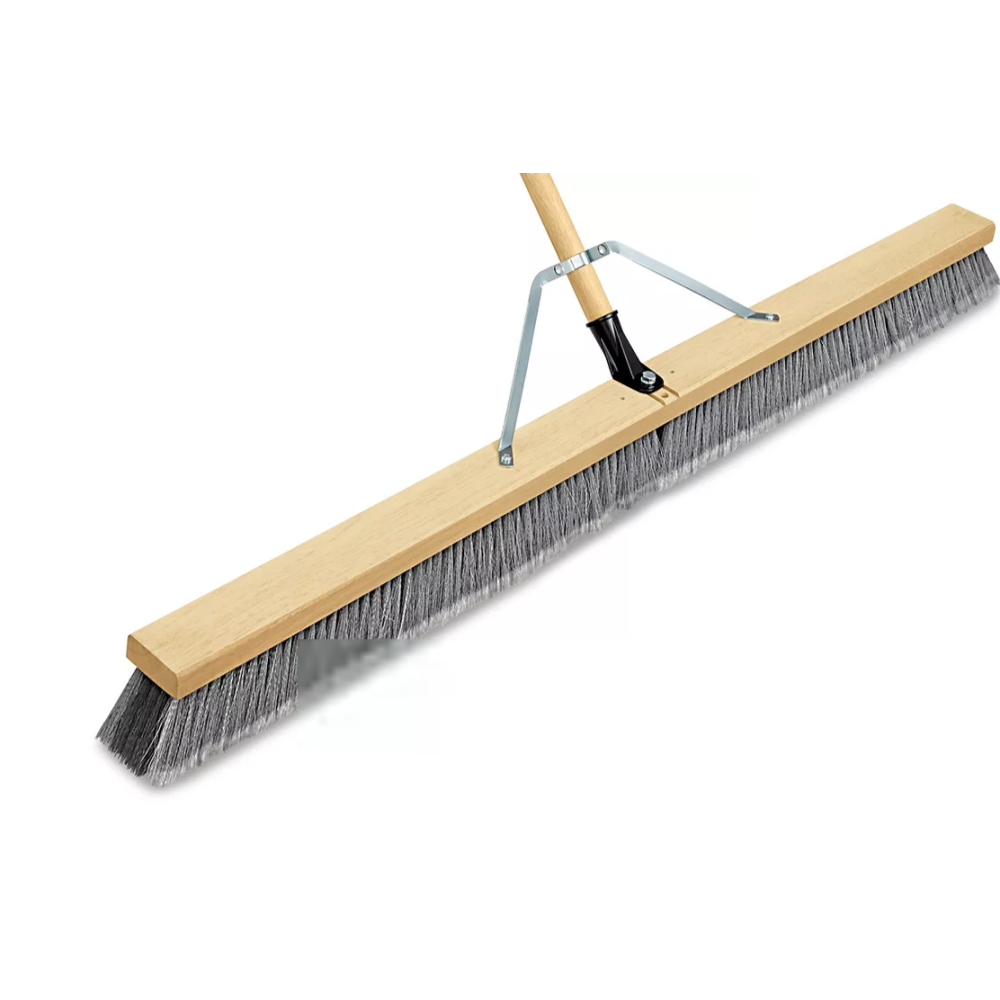 Perie pentru periat beton pe suport de lemn cu latimea de 800mm cu maner din lemn 2m