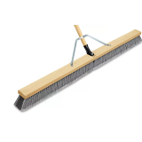 Perie pentru periat beton pe suport de lemn cu latimea de 800mm cu maner din lemn 2m