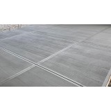 Perie pentru periat beton pe suport de lemn cu latimea de 1000mm cu maner din lemn 2m