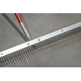 Perie metalica METAL STRONG pentru perierea betonului latime 1200mm, distanta intre dinti 12.7mm si 2 manere din aluminiu 1.8m