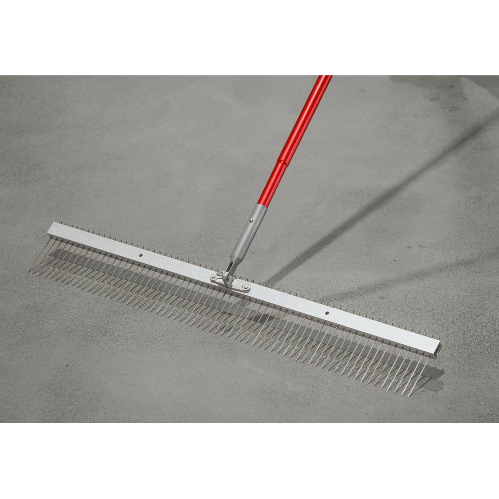 Perie metalica METAL STRONG pentru perierea betonului latime 1200mm, distanta intre dinti 19mm si 2 manere din aluminiu 1.8m