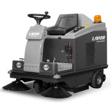 Mașină de măturat SWL R 1000 ST LAVOR – motor Honda, 7.700 mp/h