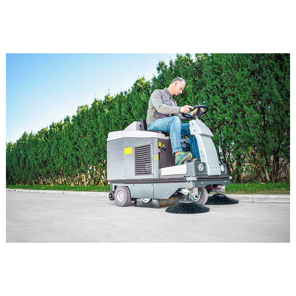 Mașină de măturat LAVOR SWL R 1000 ST Light, HONDA, 7.700 m²/h