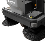 Mașină de măturat LAVOR SWL R 1100 DT Diesel YANMAR, 9.700 m²/h