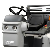 Mașină de măturat LAVOR SWL R 1100 DT BIN-UP Diesel YANMAR, 9.700 m²/h