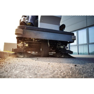 Mașină de măturat LAVOR SWL R 1100 ST BIN-UP Honda 9.700 m²/h