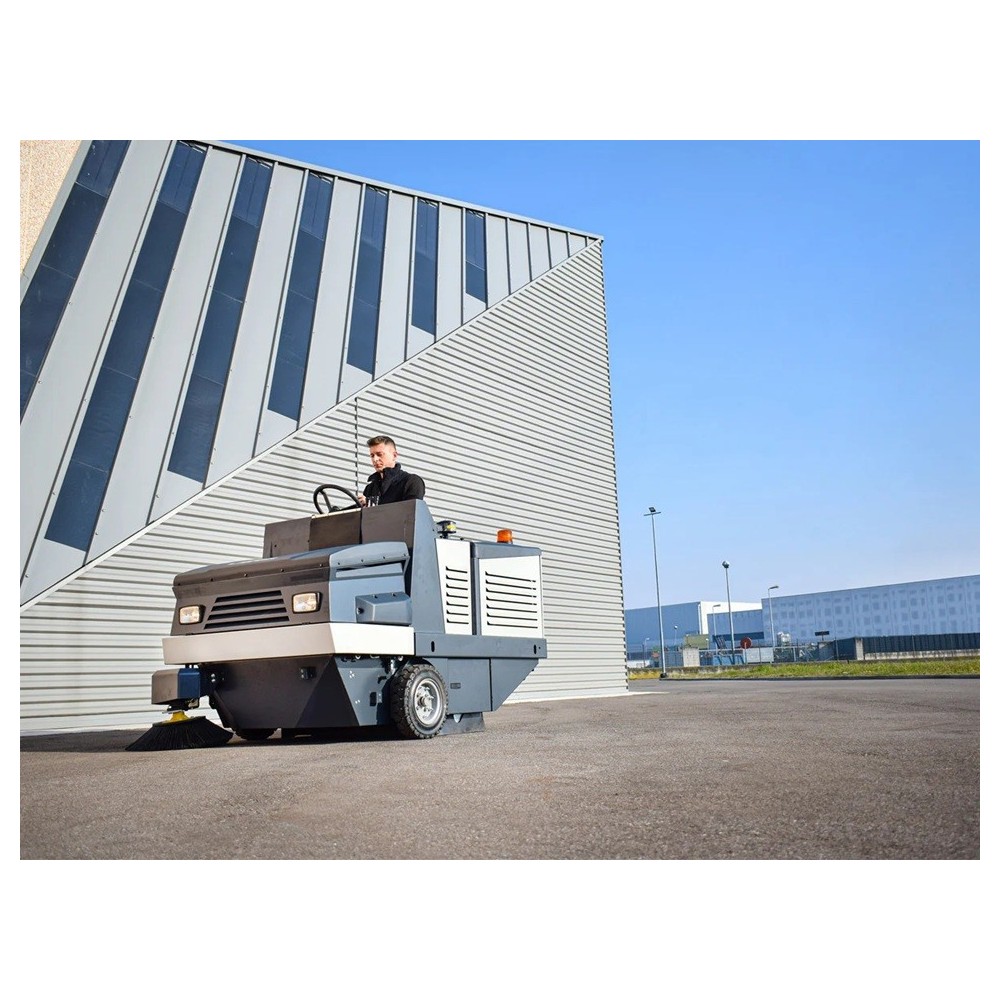 Mașină de măturat LAVOR SWL R 1300 DT BIN-UP Diesel Kubota