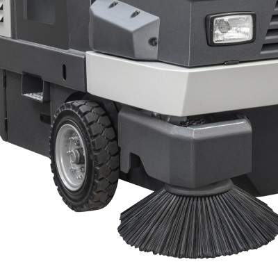 Mașină de măturat LAVOR SWL R 1300 DT BIN-UP, Diesel, 19.200 m²/h