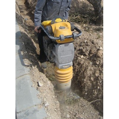 Mai compactor PH70H ENAR, motor Honda GX120, putere motor 4CP, greutate 74kg, SPANIA