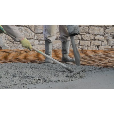RAKE BETON - Sape de tras beton cu maner de OTEL si lama OTEL