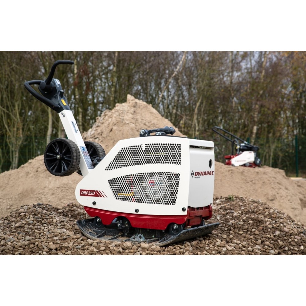Placa compactoare reversibila model DRP25D marca DYNAPAC, Hatz 1B20, putere 4,2CP, greutate 260kg