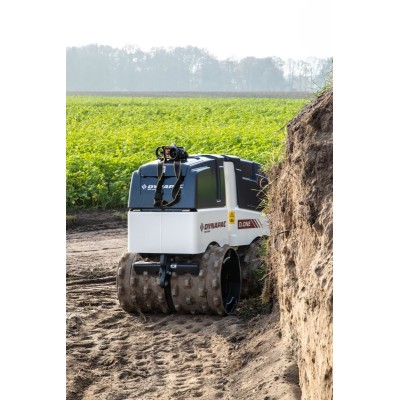 Cilindru compactor pentru santuri D.ONE DYNAPAC, motor KUBOTA D1005, putere 20CP, 1595kg