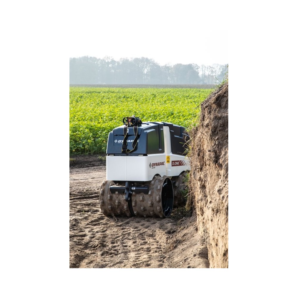 Cilindru compactor pentru santuri D.ONE DYNAPAC, motor KUBOTA D1005, putere 20CP, 1595kg