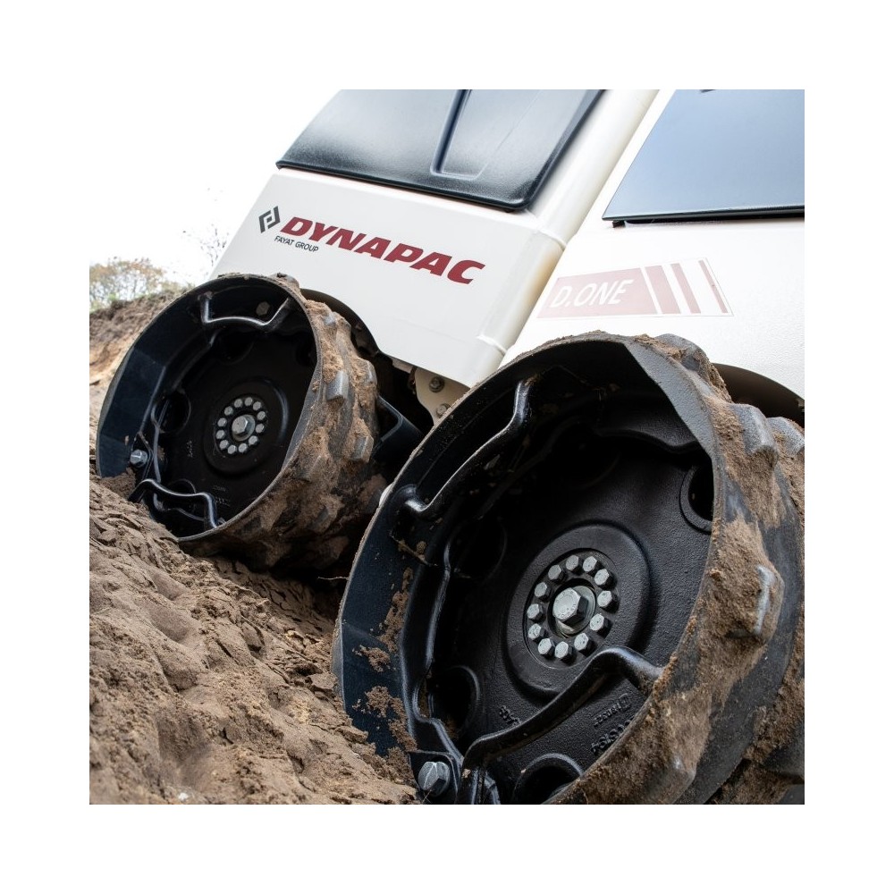 Cilindru compactor pentru santuri D.ONE DYNAPAC, motor KUBOTA D1005, putere 20CP, 1595kg