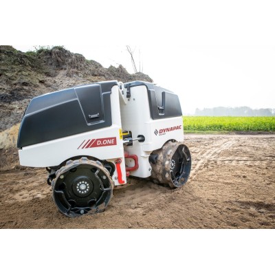 Cilindru compactor pentru santuri D.ONE DYNAPAC, motor KUBOTA D1005, putere 20CP, 1595kg