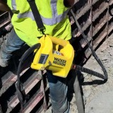 Cauti Vibrator beton HMS2500 WACKER NEUSON cu ax flexibil de 4m si cap vibrare 35/45/55/65mm, tensiune de alimentare 230V ? Gase