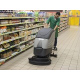 Masina pentru spalat si aspirat pardoseli LAVOR EASY-R 55BT cu tractiune AUTOMATA, productivitate 2475 mp/h, tensiune 24V