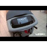 Masina pentru spalat si aspirat pardoseli LAVOR EASY-R 55BT cu tractiune AUTOMATA, productivitate 2475 mp/h, tensiune 24V